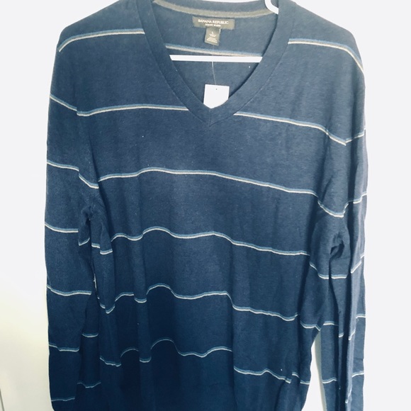 Banana Republic V-neck Sweater - Picture 3 of 4